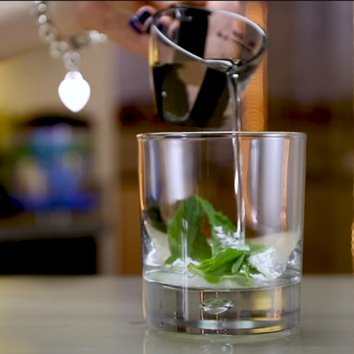 mix syrep and mint leave