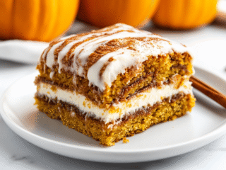 Pumpkin Cinnamon Roll Cake Recipe