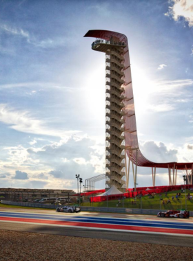 Historic building in downtown Austin: A close-up of a historic building in downtown Austin, highlighting its architectural details and charming facade. The building reflects the city’s rich history and is part of the vibrant urban landscape.
