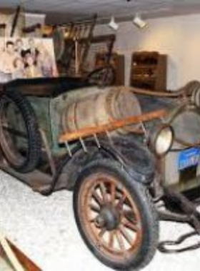 "ralph-foster-museum.jpg" "This image shows that the Ralph Foster Museum showcases the cultural history of the Ozarks, with artifacts and exhibits on local heritage."